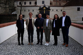 Mediatorin Heidemaria Korbatits, Projektmanager Wolfgang Weilharter, ASPR Präsident Norbert Darabos, Mag. Petra Bencsics (Leiterin OSG Rechtsabteilung), Mediatorin Lisa Maj Pertl und OSG Obmann Alfred Kollar (v.l.) 